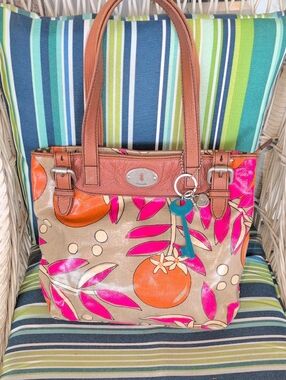 Vintage Fossil Key-Per Floral Canvas Tote in Pink, Orange and Tan
